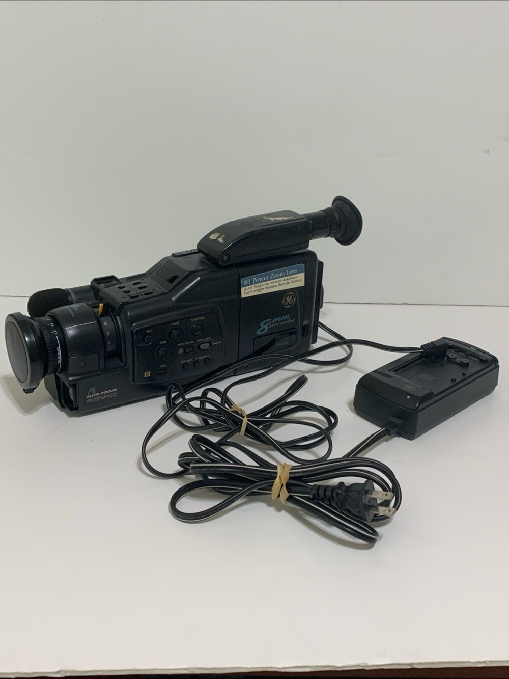 Vintage GE CG812 8 MM Camcorder Powers On UNTESTED